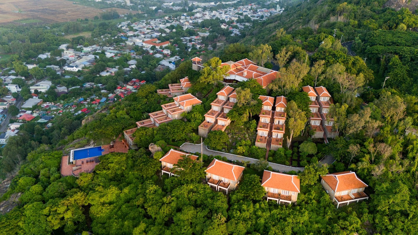 Khách sạn Victoria Núi Sam