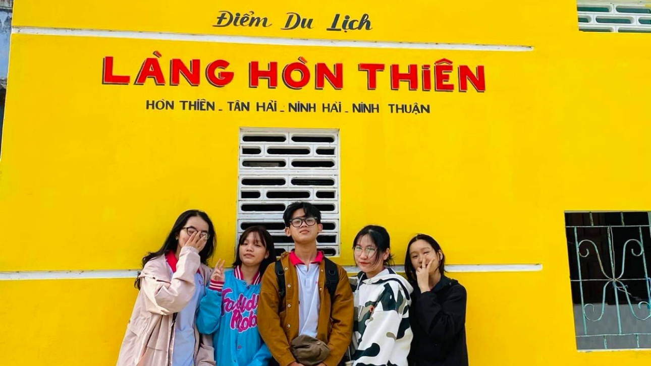 Làng Bích hoạ Hòn Thiên / Hon Thien Mural village – tỉnh Khánh Hoà