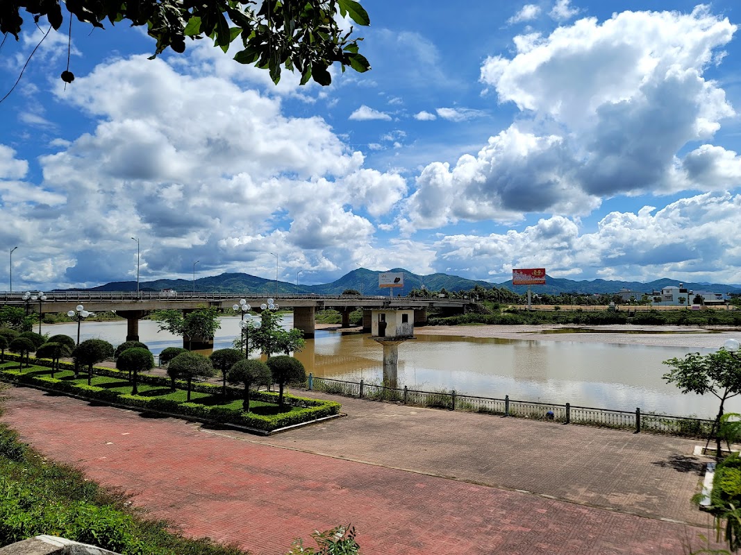 Phố Đi Bộ Kon Tum