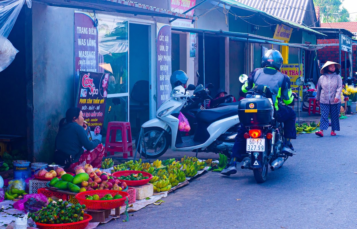 Chợ Đình Bích La