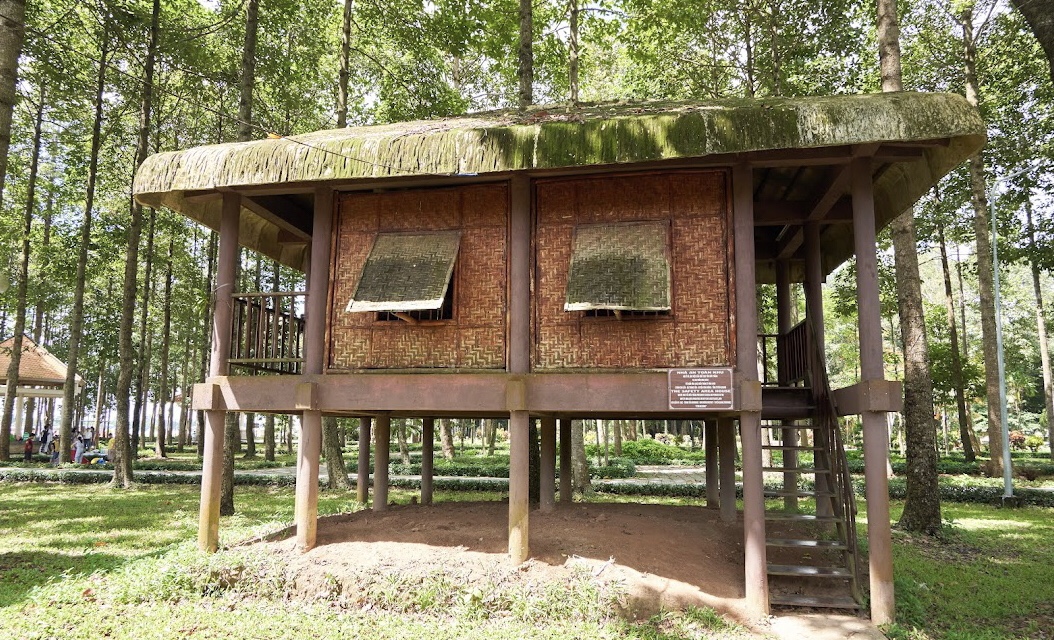 Khu lưu niệm Chủ tịch Tôn Đức Thắng