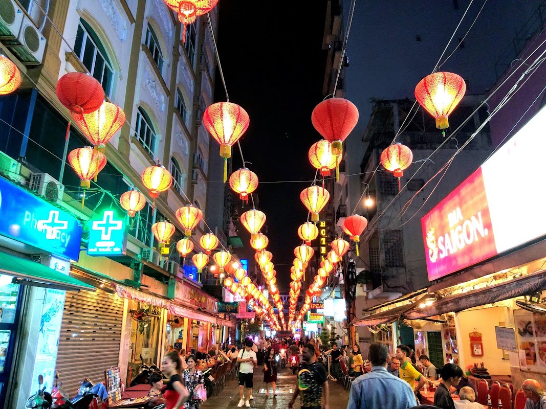 Phố đi bộ Bùi Viện