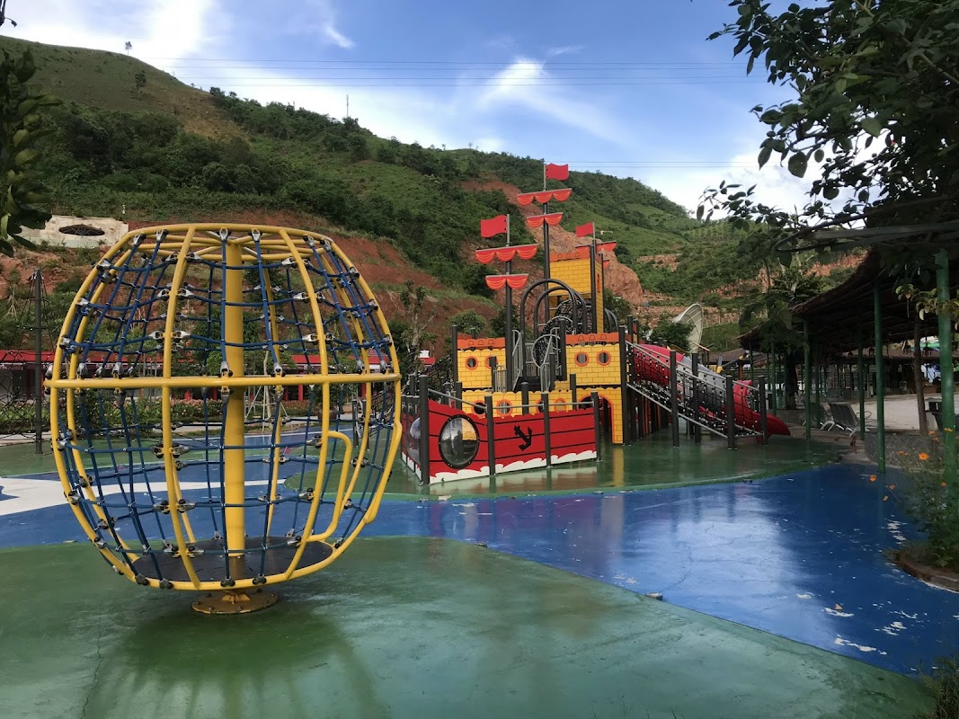Moc Chau Island – Mountain Park and Resort