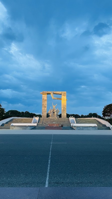 Tượng đài chiến thắng tỉnh Ninh Thuận