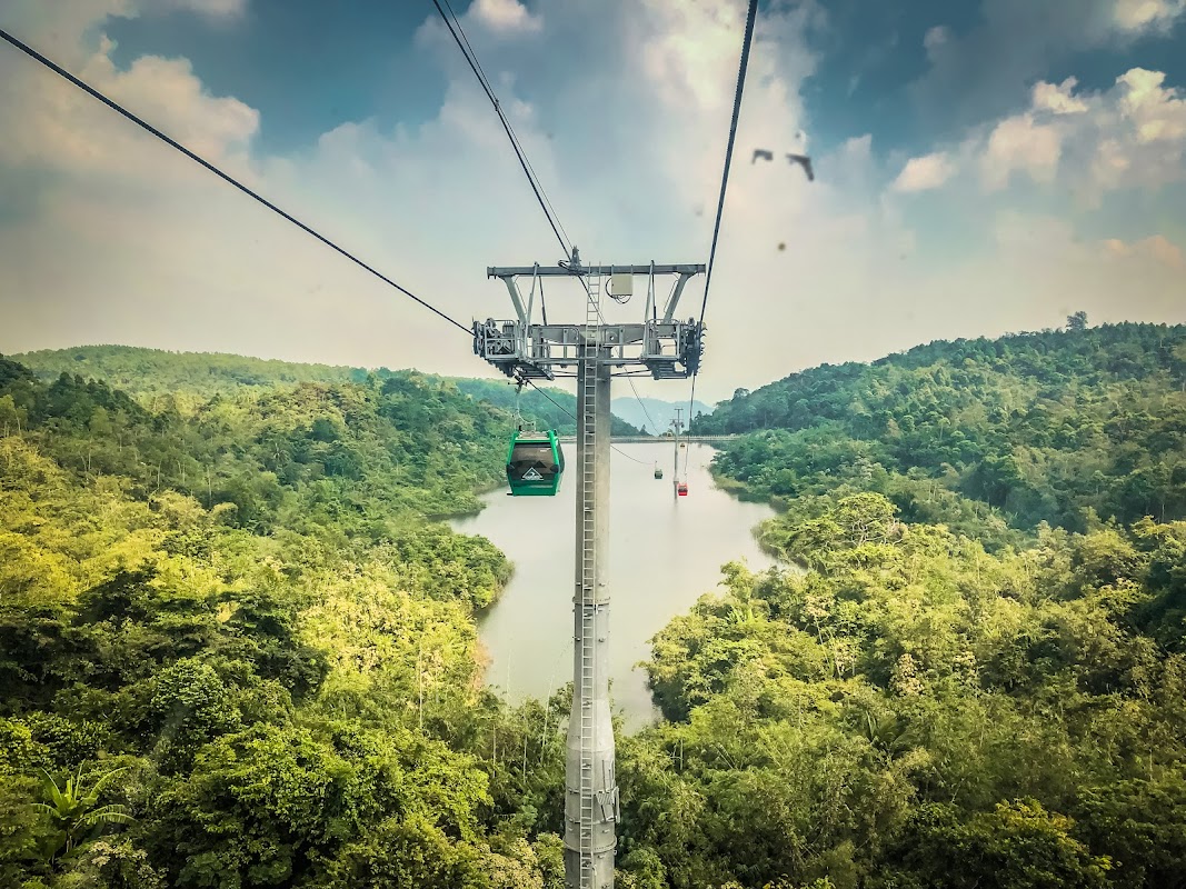 Cáp treo Núi Cấm (Ga đi)