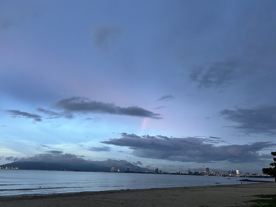 Bãi biển Nguyễn Tất Thành