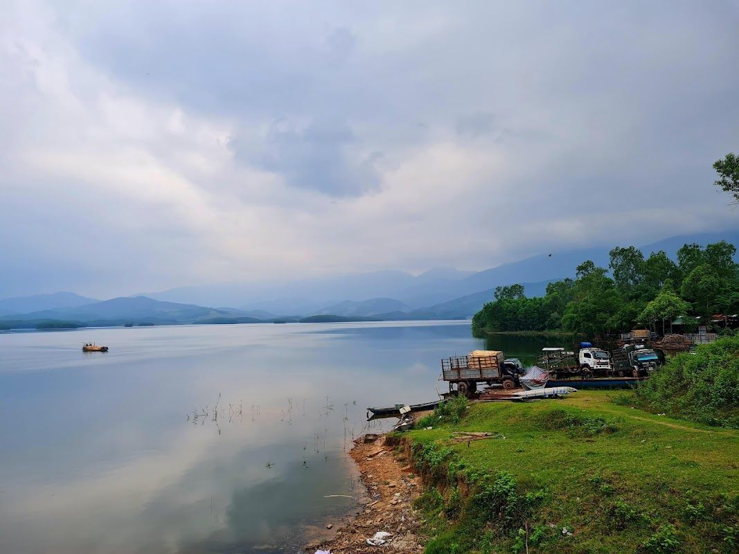 Khu du lịch sinh thái Khe Tân