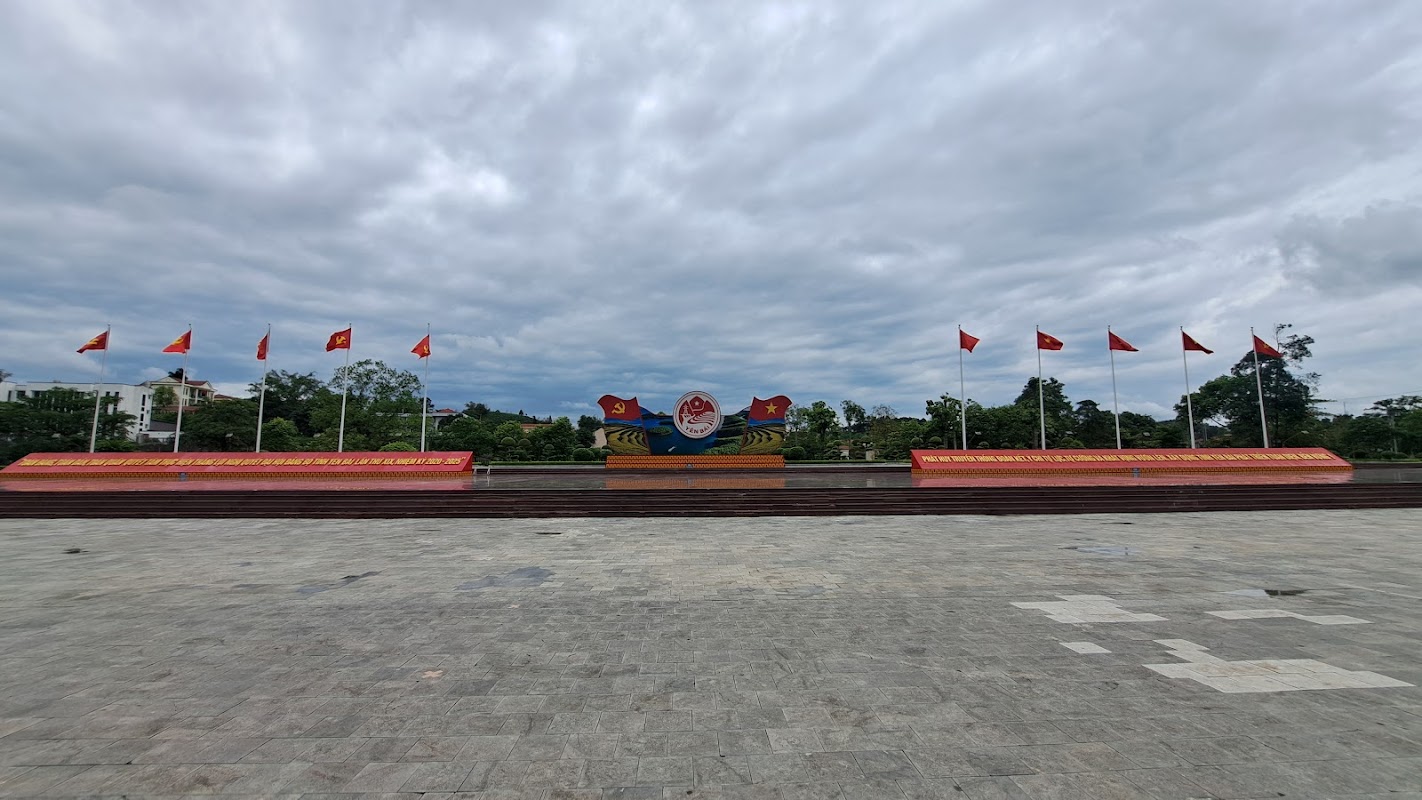 Quảng Trường Trung Tâm Phường Yên Bái.