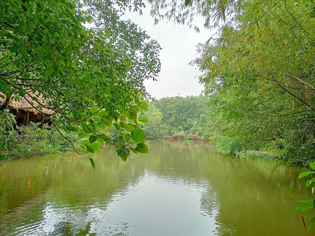 Khu bảo tồn Làng nhà sàn Dân tộc Sinh thái Thái Hải