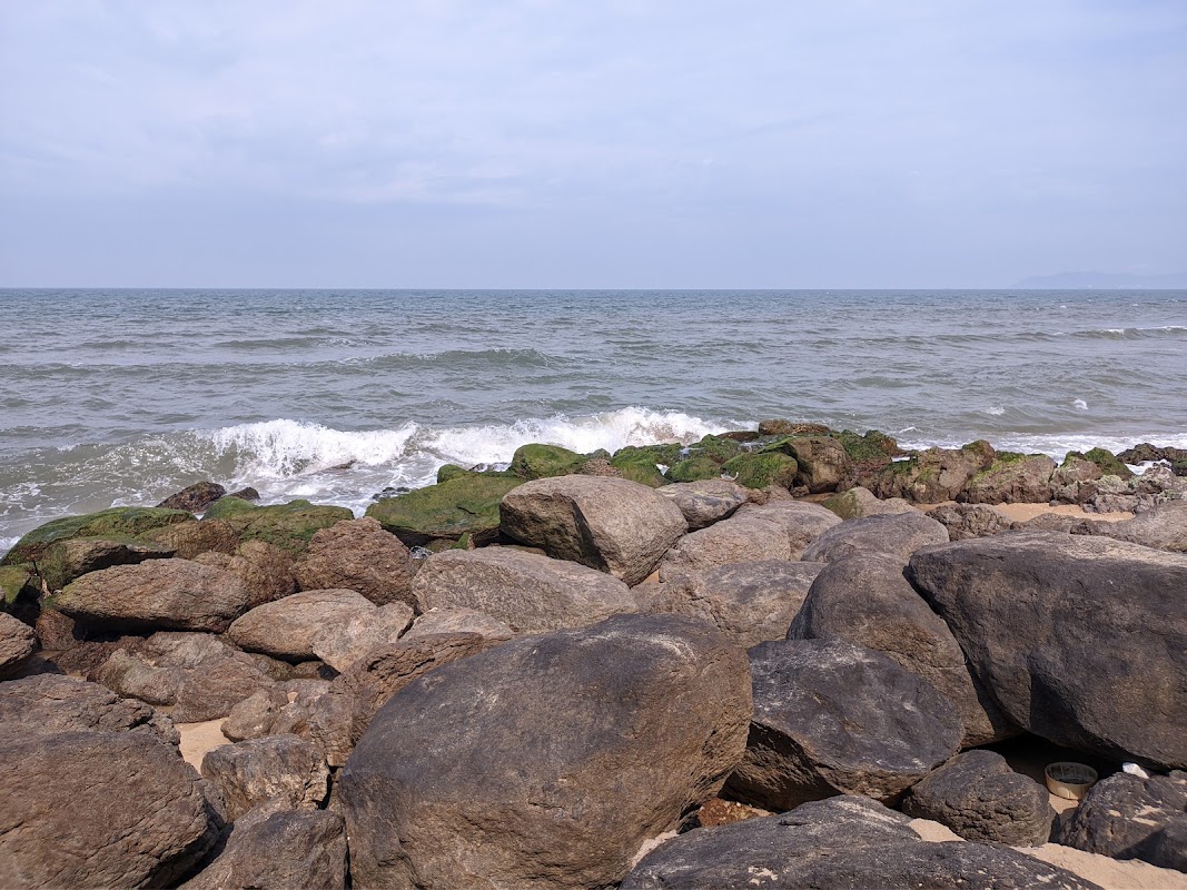 Bãi biển Hàm Rồng