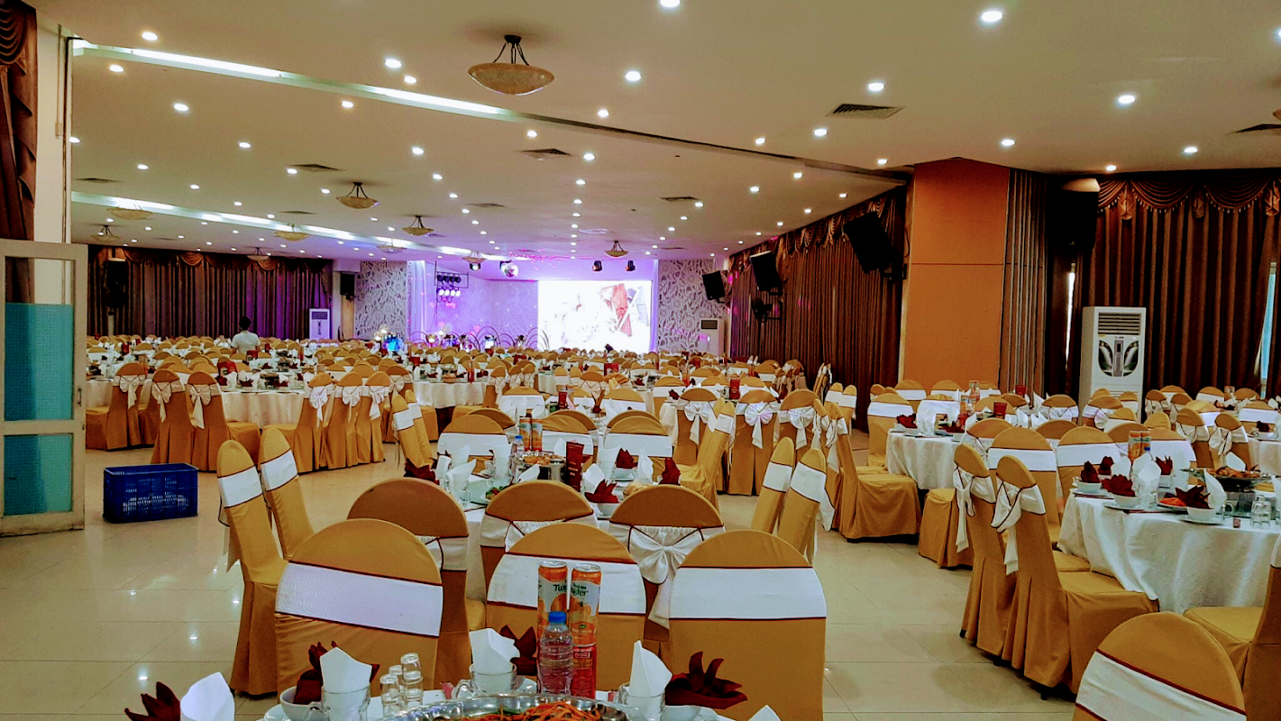 Cung lễ hội Restaurant