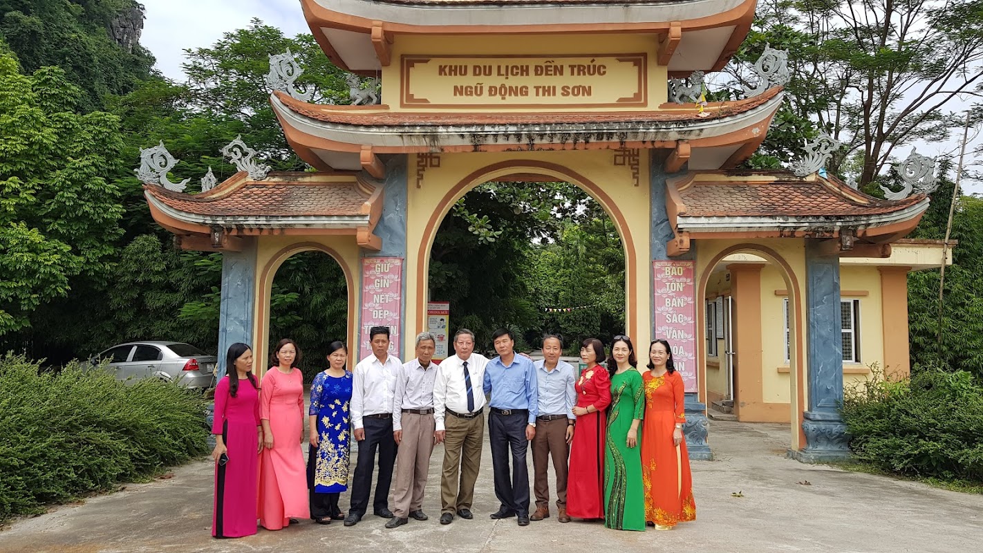 Núi Cấm – Ngũ Động